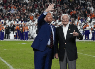 Shades Of Iowa State, Trump Resoundingly Booed In SC. He May Not Have It All Sewn Up