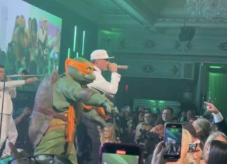 LOL: Lame Mar-A-Lago New Year Bash Features Vanilla Ice and… Ninja Turtle???