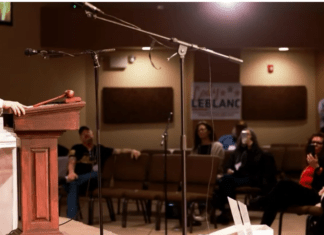 Bobo Playing To An Empty Room In Colorado, Twitter Guffaws