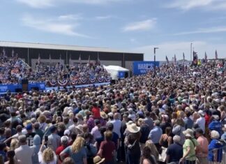 30,000 Turn Out for Harris/Walz in Wisconsin, Vance Gets Weird