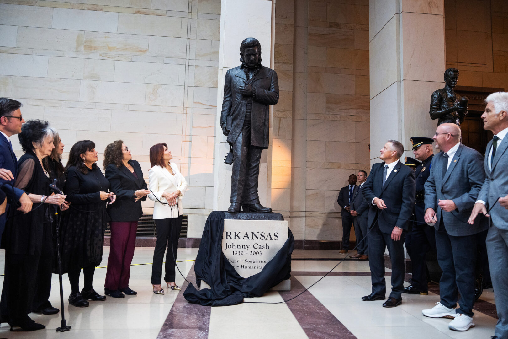 Arkansas Gets It Right - Replaces Statue Of Racist At Capitol With ...