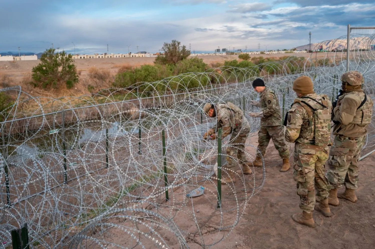The Months-Long Fear Of Living On A Militarized Border - PolitiZoom