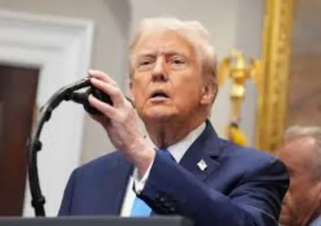 Trump alarmed mic