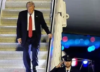 Video Of New Awkward Trump Exit From AF One Posted – By MAGA Influencer!