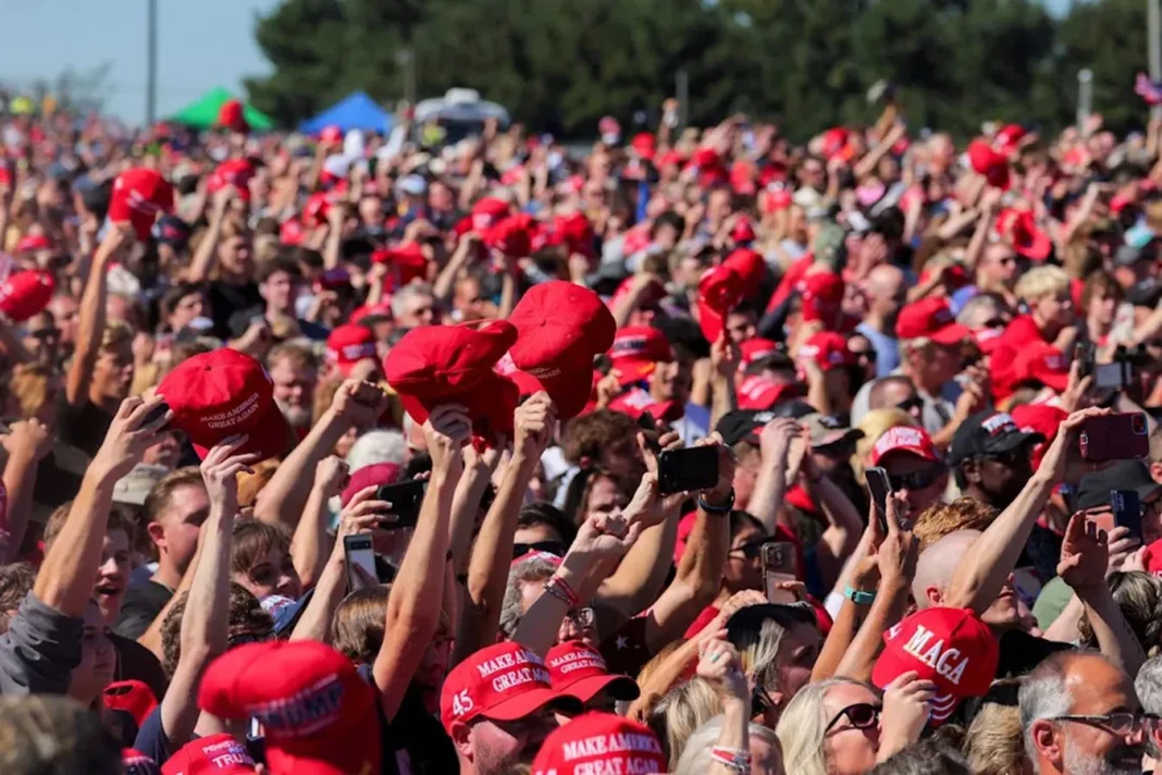 MAGA Hats on crowd A 01-26-2026