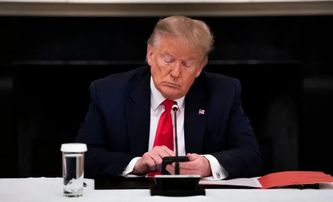 Trump texting A 07-06-2026