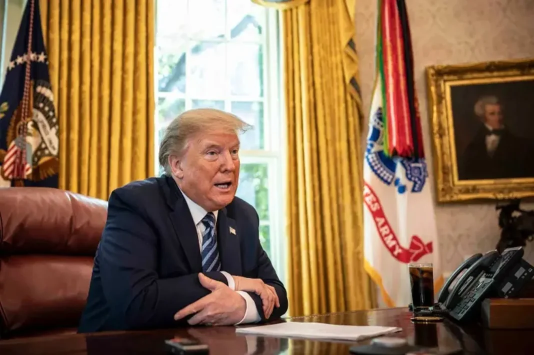Trump Oval Officew A 10-08-2026